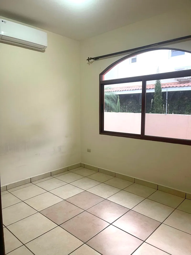 Foto 4 de Se Renta Apartamento Res. Bugambilia, San Pedro Sula
