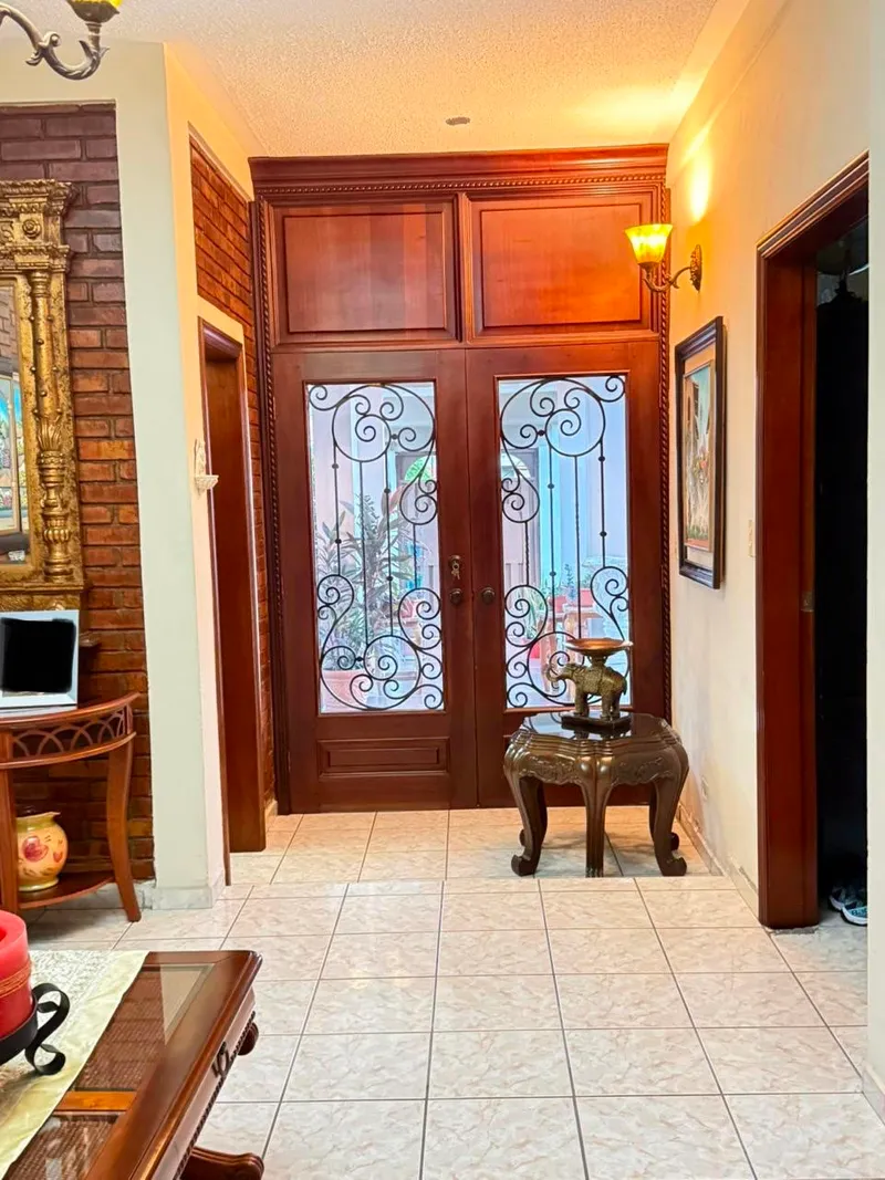 Foto 2 de Se Vende Casa Con Piscina, San Pedro Sula