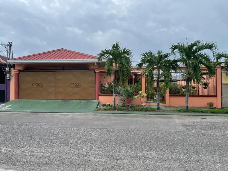 Foto 2 de En Venta Casa Residencial Los Alamos, San Pedro Sula