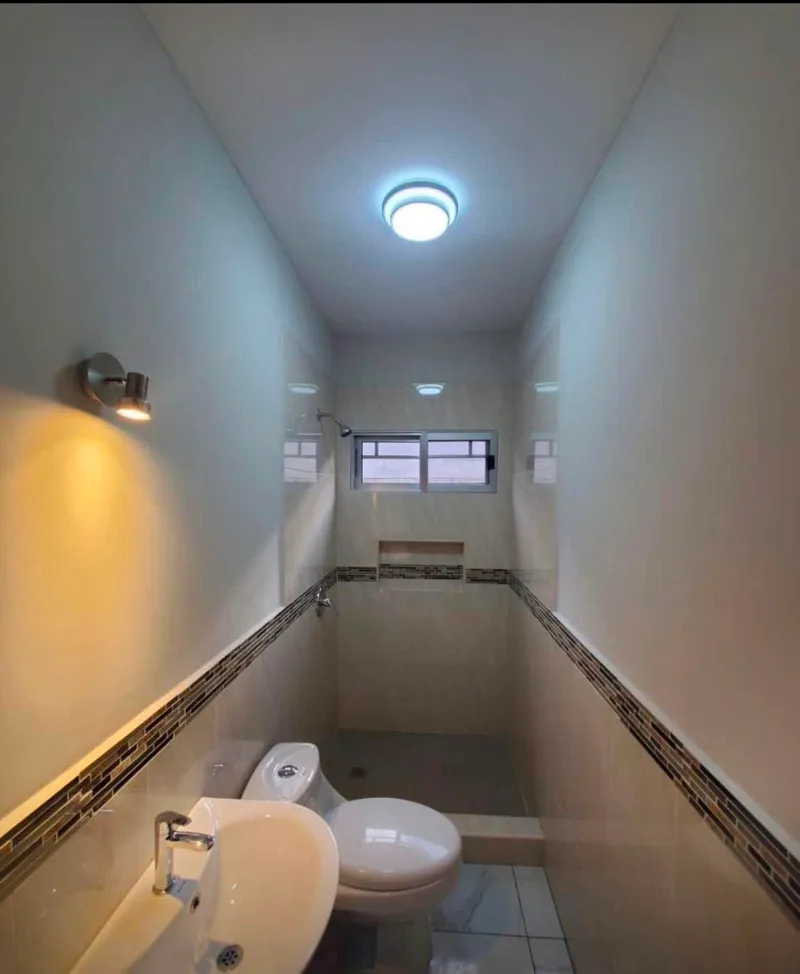 Foto 2 de VENTA DE CASA EN RES. ALTOS DE VALENCIA, San Pedro Sula