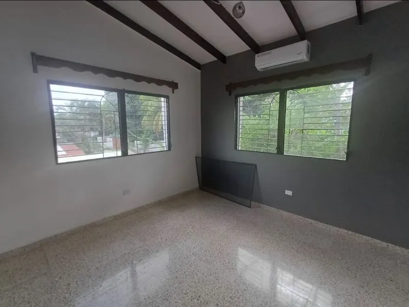 Foto 2 de Se Vende Amplia Casa de Esquina, San Pedro Sula