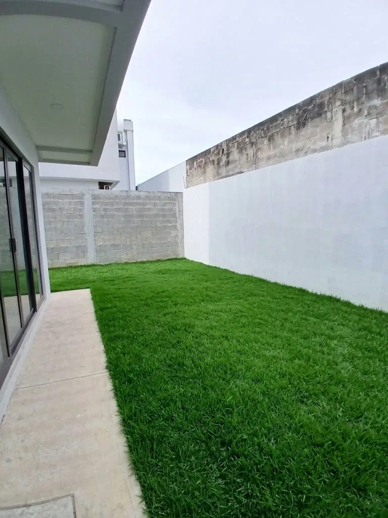 Foto 6 de Se Venden 4 Casas en Jardines del Valle, San Pedro Sula