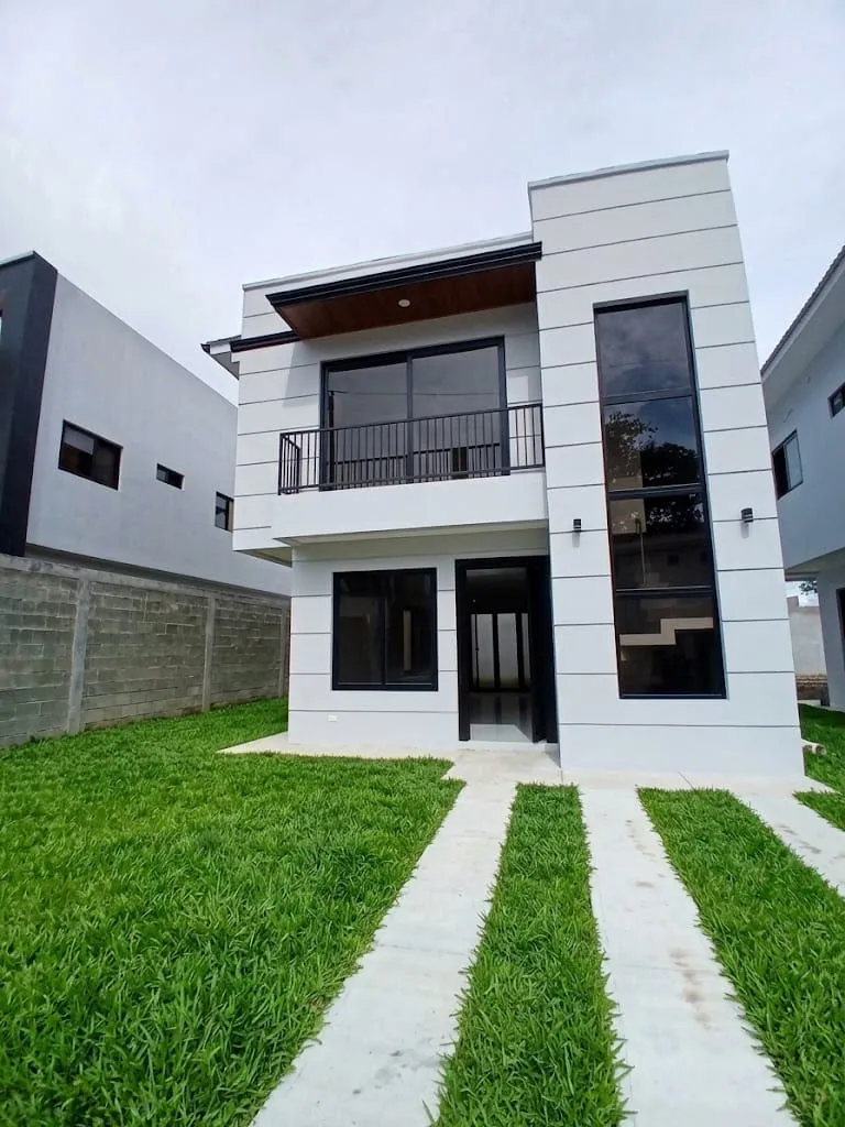 Foto 1 de Se Venden 4 Casas en Jardines del Valle, San Pedro Sula