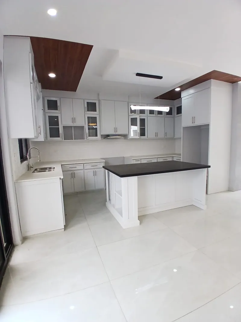 Foto 2 de Se Venden 4 Casas en Jardines del Valle, San Pedro Sula