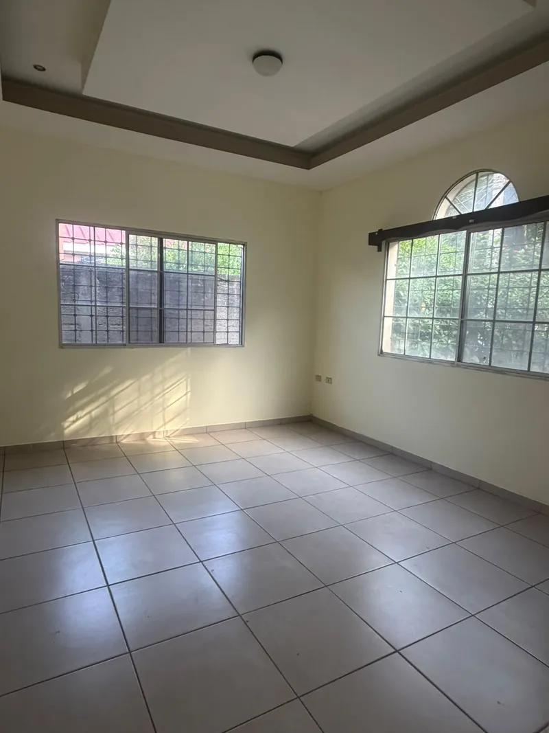 Foto 10 de VENTA DE CASA EN RESIDENCIAL VILLAS PARAISO, San Pedro Sula
