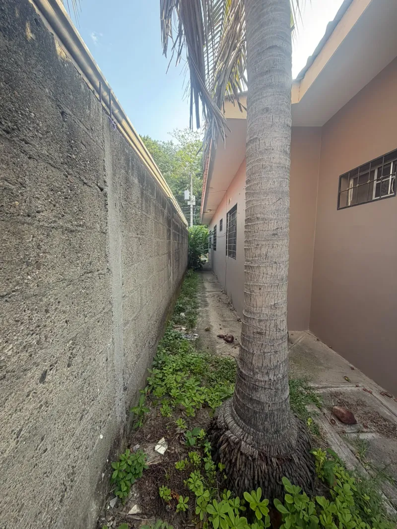 Foto 9 de VENTA DE CASA EN RESIDENCIAL VILLAS PARAISO, San Pedro Sula