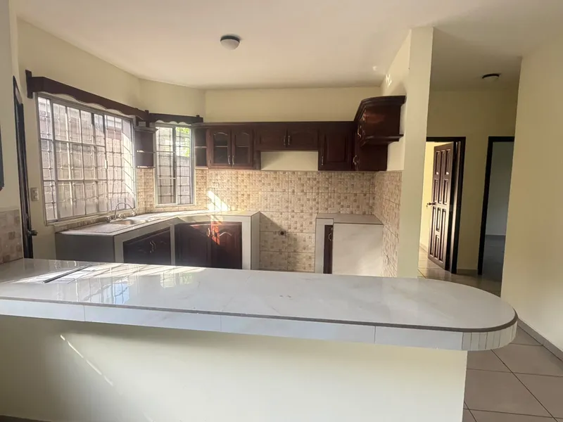 Foto 3 de VENTA DE CASA EN RESIDENCIAL VILLAS PARAISO, San Pedro Sula