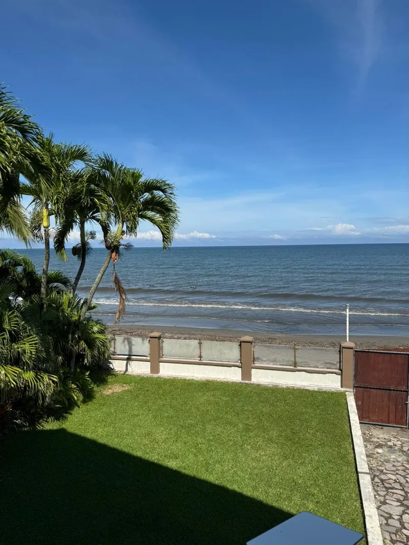 Foto 2 de VENTA DE CASA DE PLAYA EN OMOA, Puerto Cortés