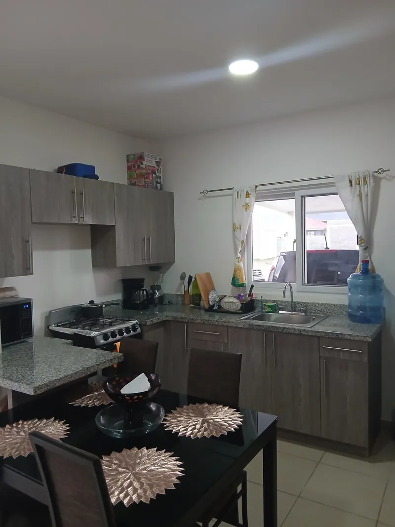Foto 9 de CASA EN VENTA EN RESIDENCIAL MADEROS, San Pedro Sula