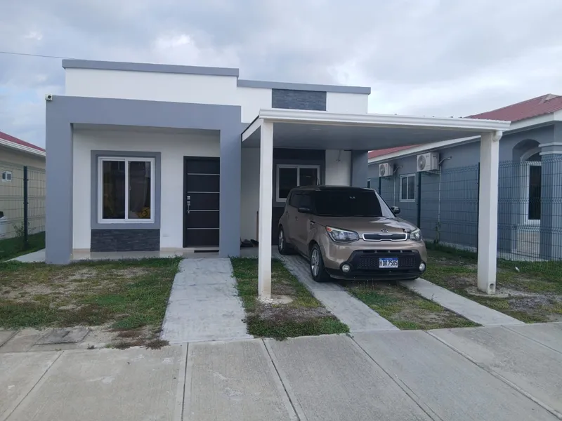 Foto 1 de CASA EN VENTA EN RESIDENCIAL MADEROS, San Pedro Sula
