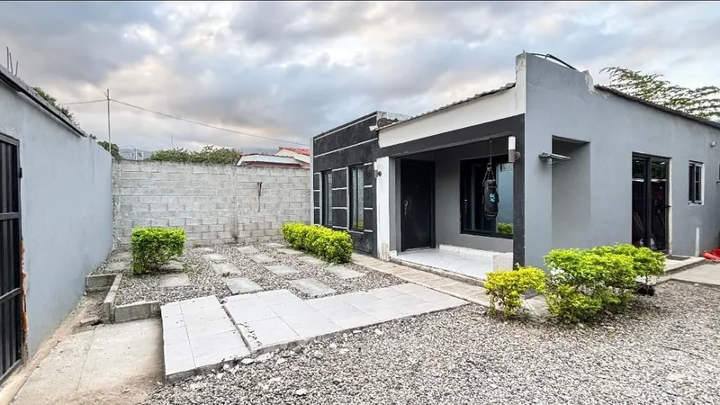 Foto 1 de SE VENDE CASA EN BARRIO LAS PALMAS, San Pedro Sula