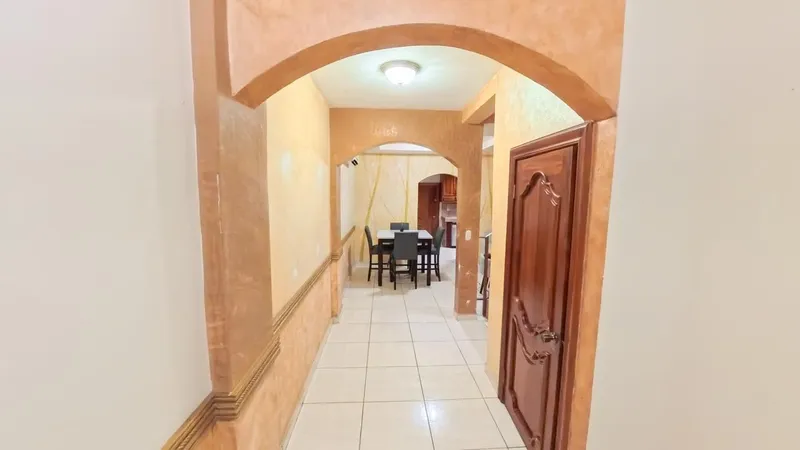 Foto 2 de SE RENTA TOWNHOUSE EN RES. SAN JOSE DEL PEDREGAL, San Pedro Sula
