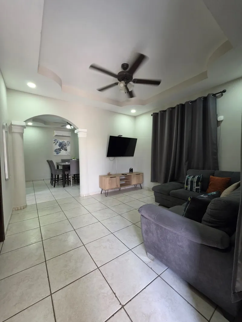Foto 6 de SE VENDE CASA DE 2 NIVELES EN RES. SAN ROBERTO DE SULA, San Pedro Sula