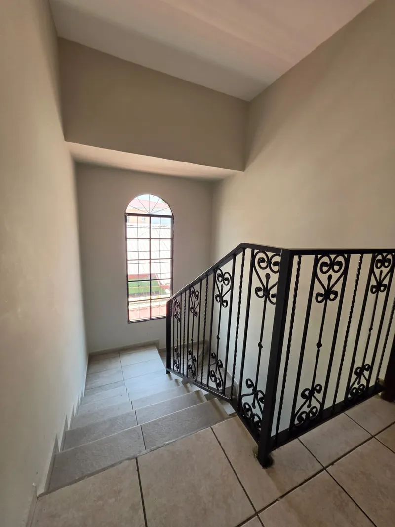 Foto 1 de SE VENDE CASA DE 2 NIVELES EN RES. SAN ROBERTO DE SULA, San Pedro Sula