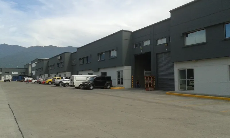 Foto 3 de SE ALQUILA BODEGA EN COMPLEJO SAN BERNARDO, San Pedro Sula