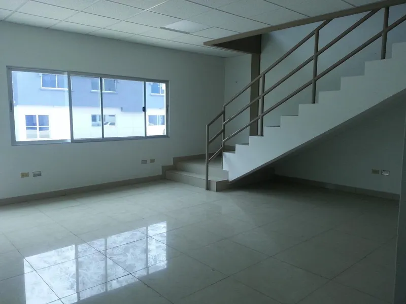 Foto 5 de SE ALQUILA BODEGA EN COMPLEJO SAN BERNARDO, San Pedro Sula