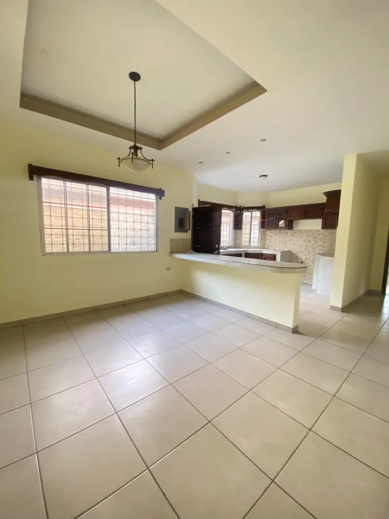 Foto 7 de SE VENDE CASA EN RESIDENCIAL VILLAS PARAISO, San Pedro Sula