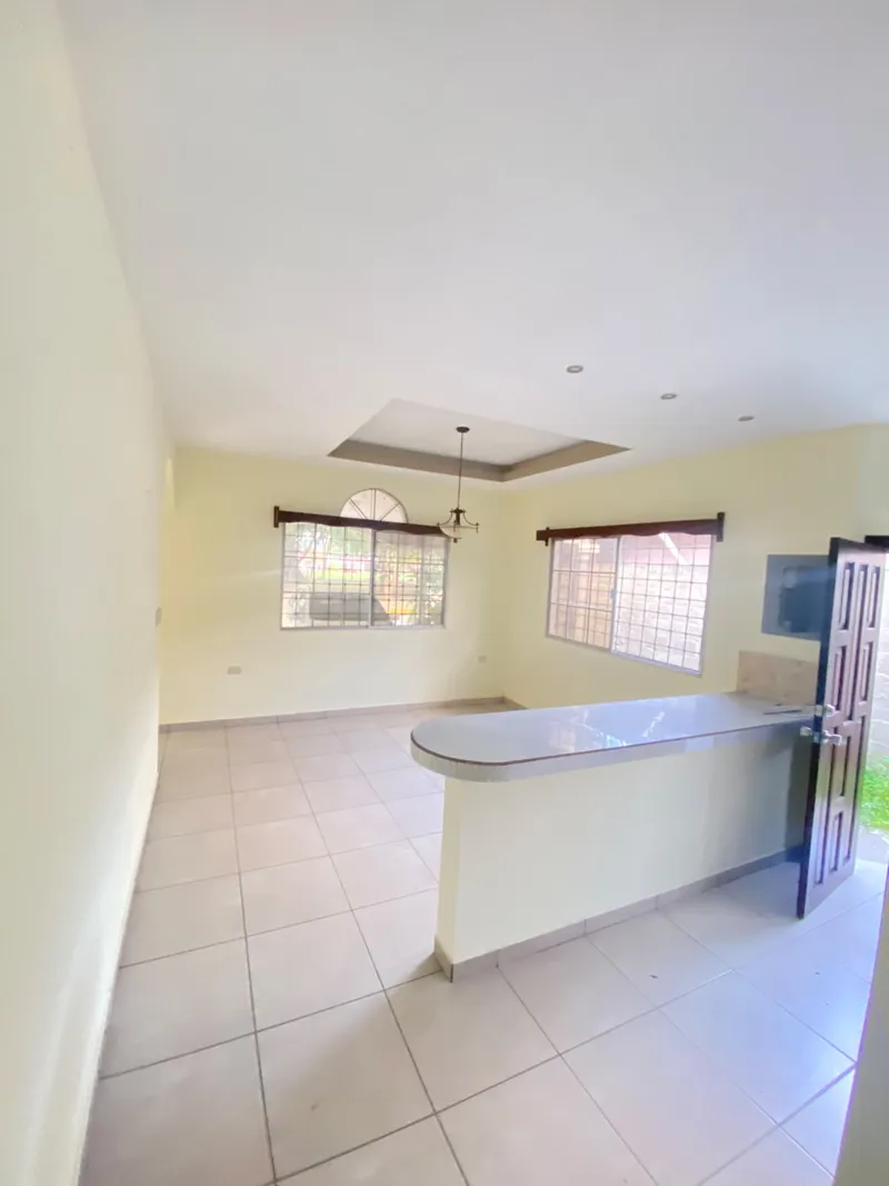 Foto 3 de SE VENDE CASA EN RESIDENCIAL VILLAS PARAISO, San Pedro Sula