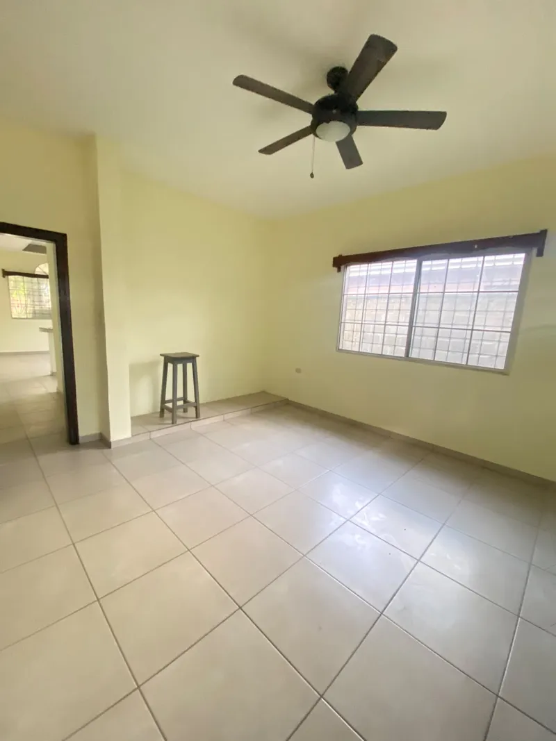Foto 4 de SE VENDE CASA EN RESIDENCIAL VILLAS PARAISO, San Pedro Sula