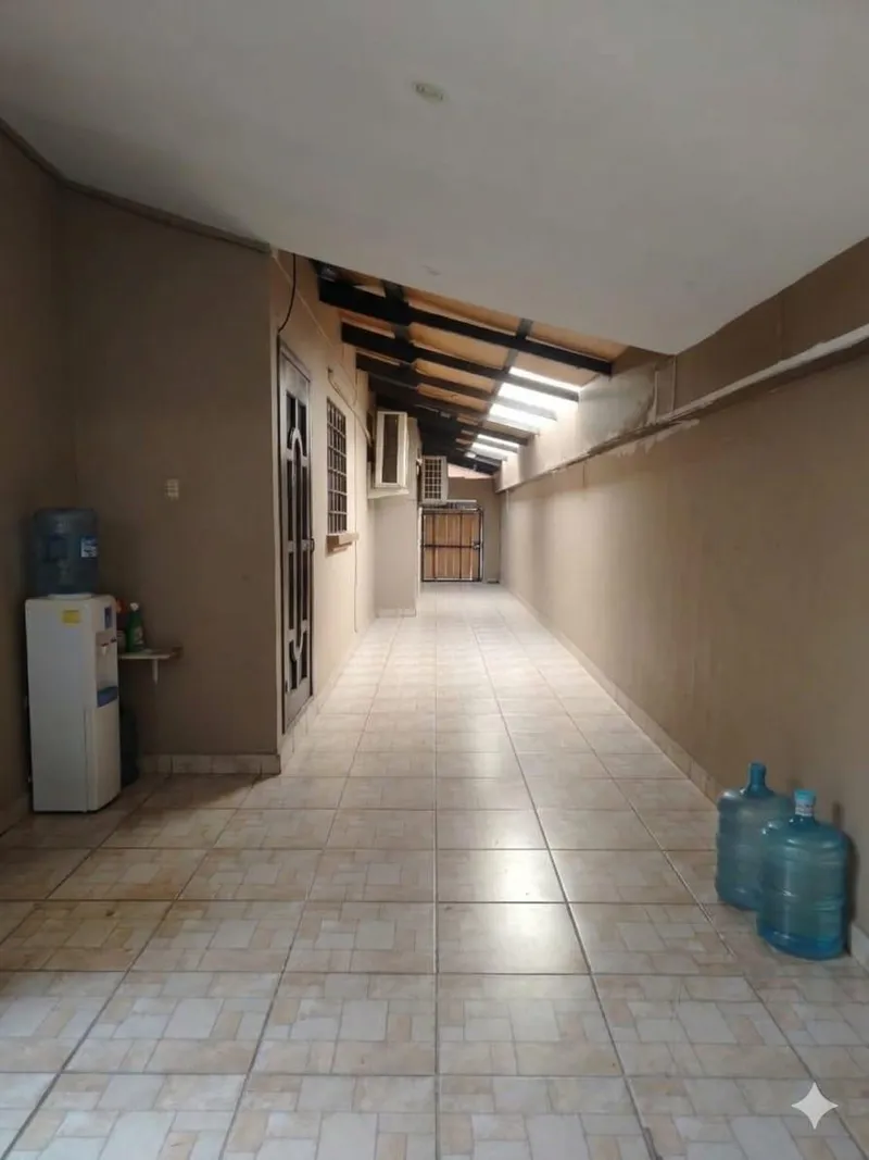 Foto 3 de SE VENDE CASA EN RESIDENCIAL VILLAS PARAISO, San Pedro Sula