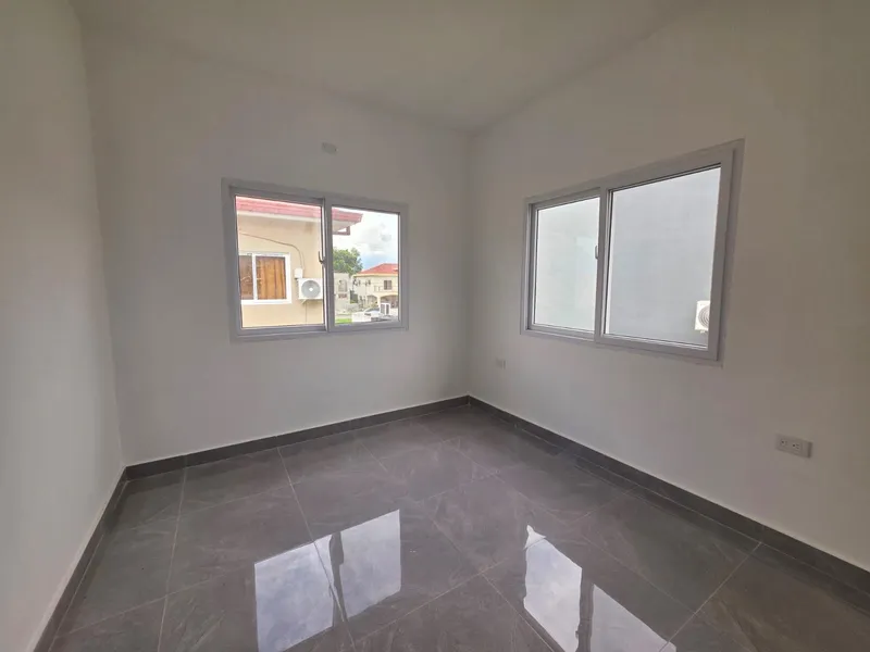 Foto 2 de SE VENDE CASA EN RES. RANCHO TARA, San Pedro Sula