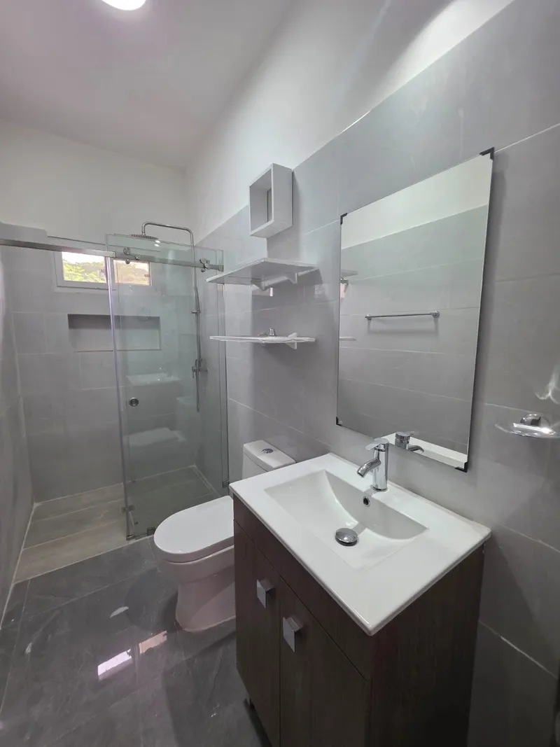Foto 3 de SE VENDE CASA EN RES. RANCHO TARA, San Pedro Sula
