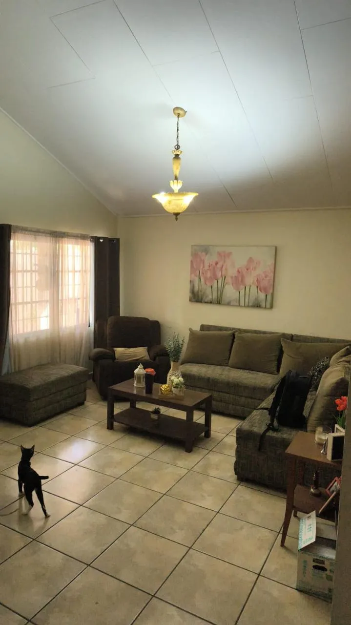 Foto 1 de CASA EN VENTA EN RESIDENCIAL SANTA MONICA, San Pedro Sula