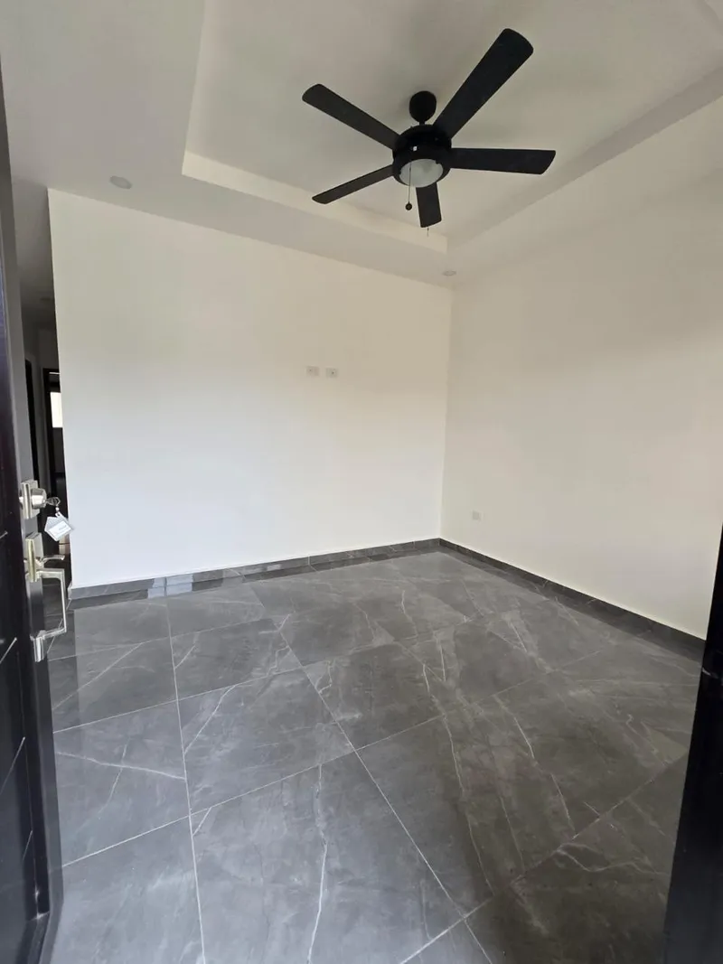 Foto 3 de SE VENDE CASA EN RESIDENCIAL GIRONA, San Pedro Sula