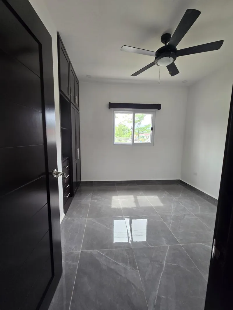 Foto 5 de SE VENDE CASA EN RESIDENCIAL GIRONA, San Pedro Sula