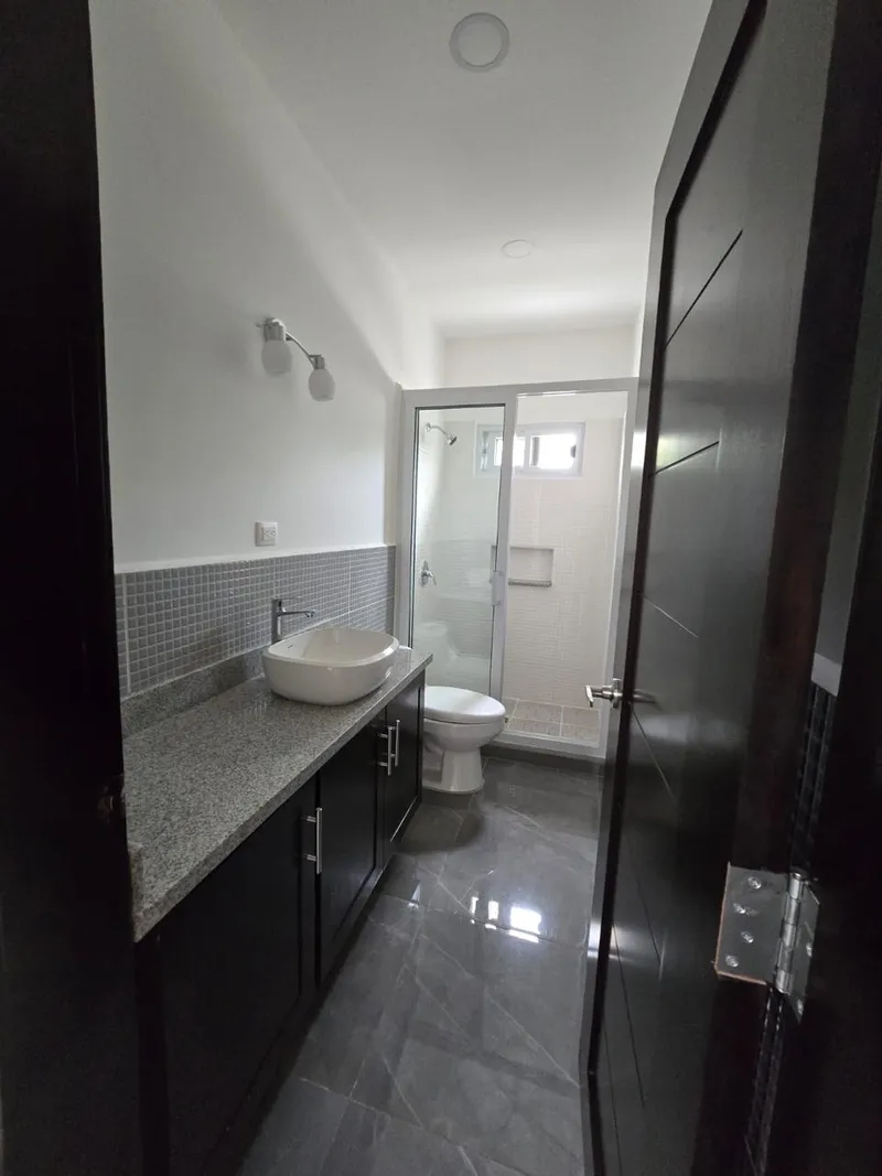 Foto 8 de SE VENDE CASA EN RESIDENCIAL GIRONA, San Pedro Sula
