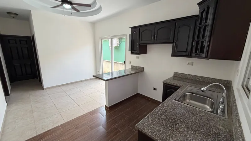 Foto 8 de SE VENDE CASA EN VILLAS VALENCIA, San Pedro Sula