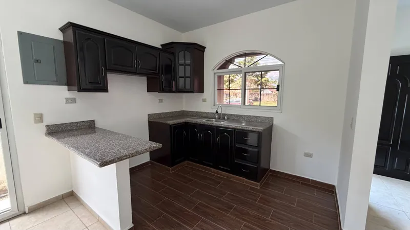 Foto 6 de SE VENDE CASA EN VILLAS VALENCIA, San Pedro Sula