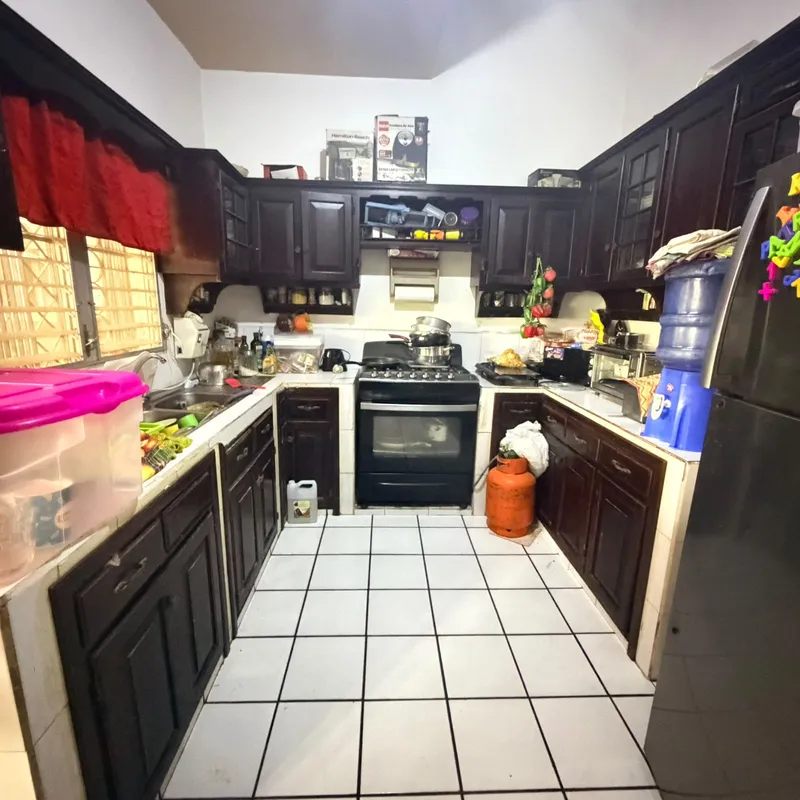 Foto 4 de SE VENDE CASA EN COL. SAN CARLOS DE SULA, San Pedro Sula