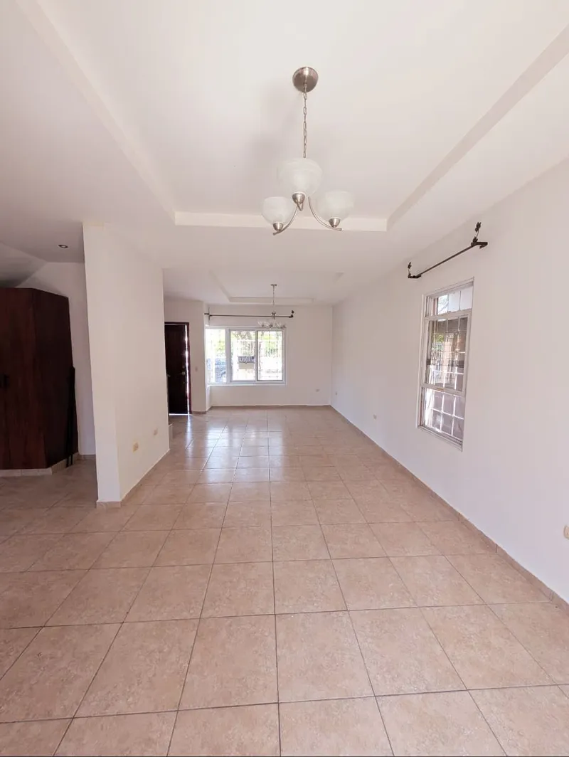 Foto 7 de EN VENTA CASA EN RESIDENCIAL LAS MERCEDES, San Pedro Sula
