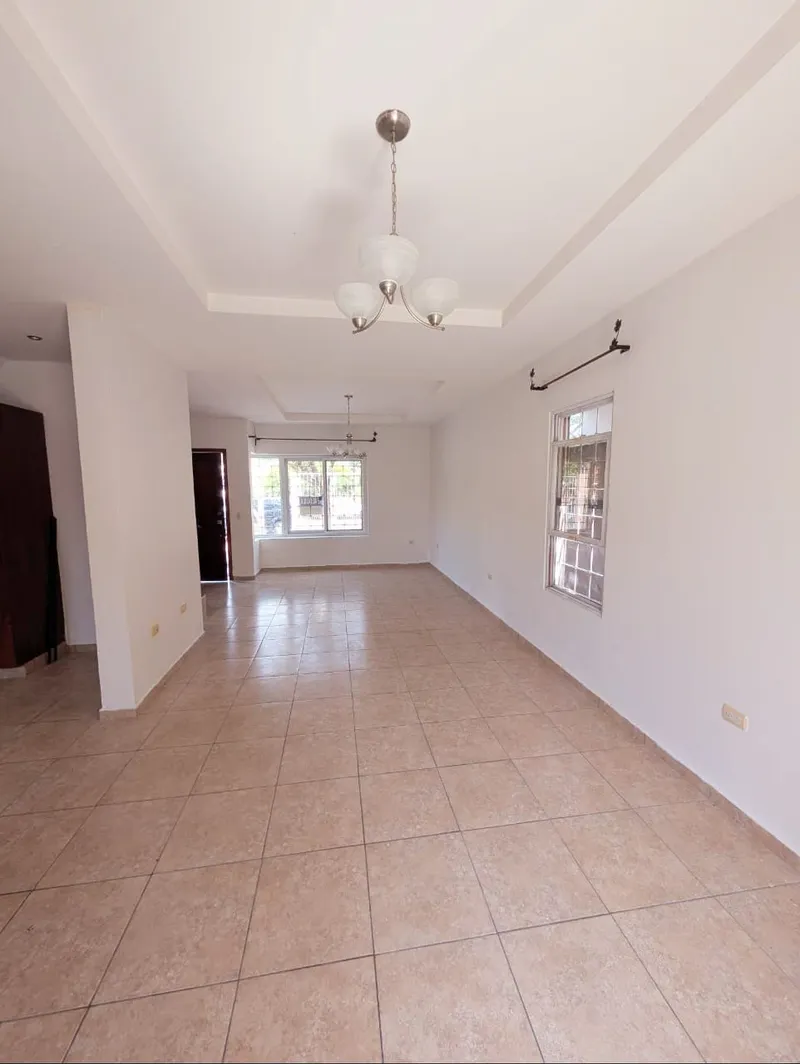 Foto 5 de EN VENTA CASA EN RESIDENCIAL LAS MERCEDES, San Pedro Sula
