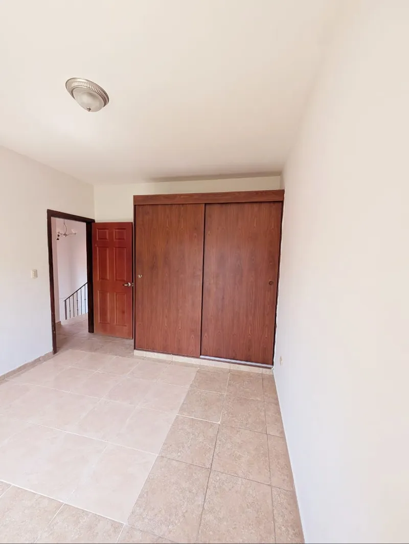 Foto 2 de EN VENTA CASA EN RESIDENCIAL LAS MERCEDES, San Pedro Sula