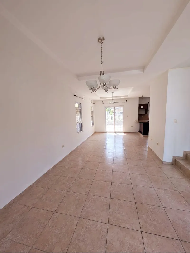 Foto 4 de EN VENTA CASA EN RESIDENCIAL LAS MERCEDES, San Pedro Sula